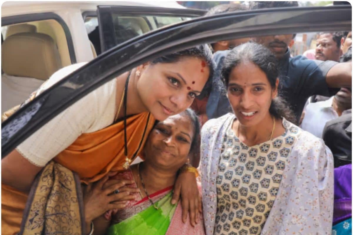 5 महीनों का हिसाब कौन देगा? शराब घोटाले में बरी होने के बाद कविता ने लिया मां का आशीर्वाद, KCR पर साधी चुप्पी