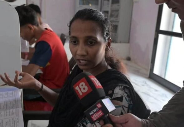 'नक्सलमुक्त भारत' में मुस्कुरा रहा वो गांव... जो नक्सलियों की वजह से कभी उभर नहीं पाया था, देखें बदले हालात