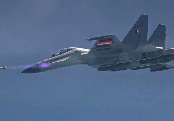 सुखोई-30 असम में रडार से गायब, पायलट लापता; कार्बी आंगलोंग की पहाड़ियों में जोरदार धमाके सुने गए