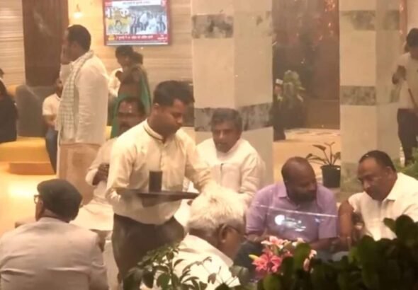 राज्यसभा चुनाव आज: क्रॉस वोटिंग का खौफ और होटल पॉलिटिक्स... ओडिशा से बिहार तक विधायकों की बाड़ेबंदी