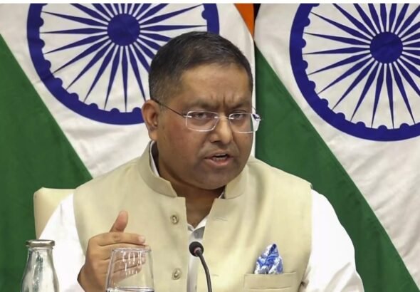 अमेरिका पहले अपने गिरेबान में झांके, धार्मिक स्वतंत्रता रिपोर्ट पर भारत ने 'सुपरपावर' को दिखाया आईना