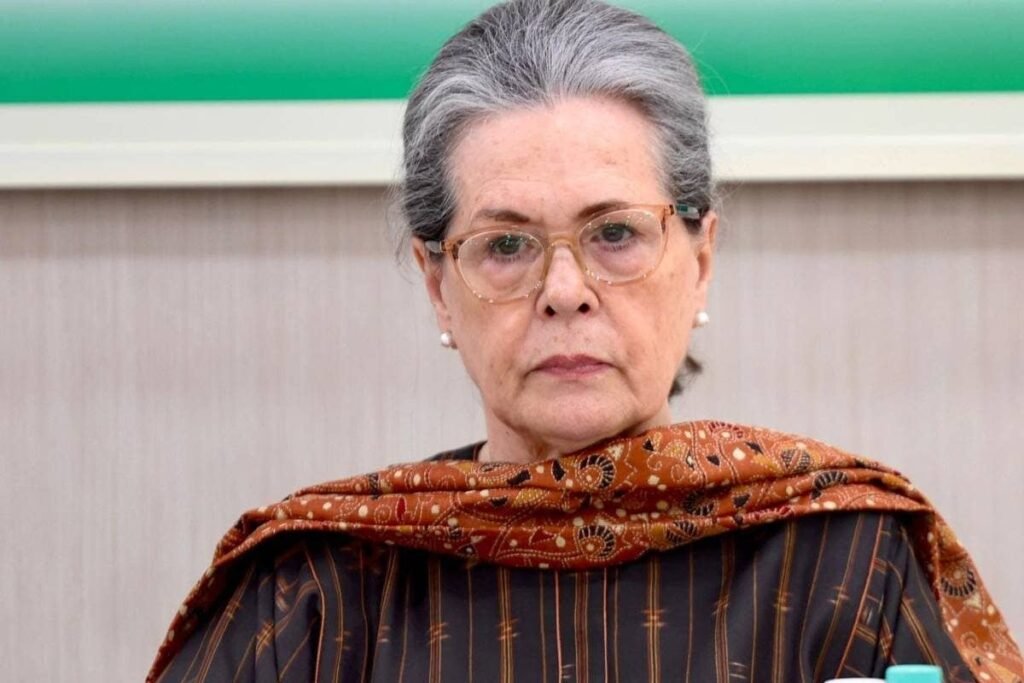 सोनिया गांधी की तबीयत बिगड़ी, दिल्ली के गंगा राम अस्पताल में भर्ती, राहुल-प्रियंका पहुंचे साथ