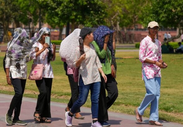 प्रचंड गर्मी के बाद मौसम का यू-टर्न, दिल्ली सहित कई राज्यों में बारिश, IMD की वार्निंग- 4 दिनों तक होगा तांडव!