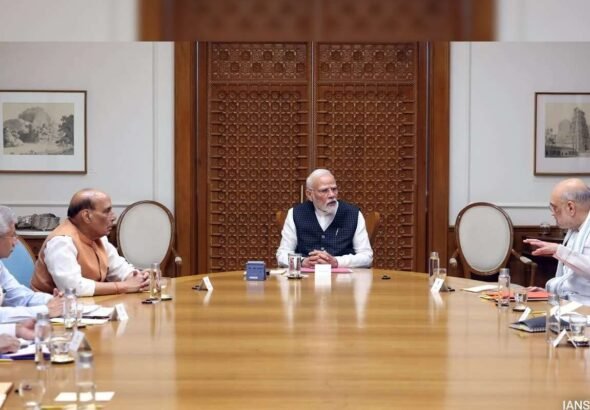 Live: ईरान पर अमेरिकी-इजरायली हमले के बीच पीएम मोदी ने बुलाई CCS की मीटिंग, दांव पर लगे हैं भारत के बड़े हित