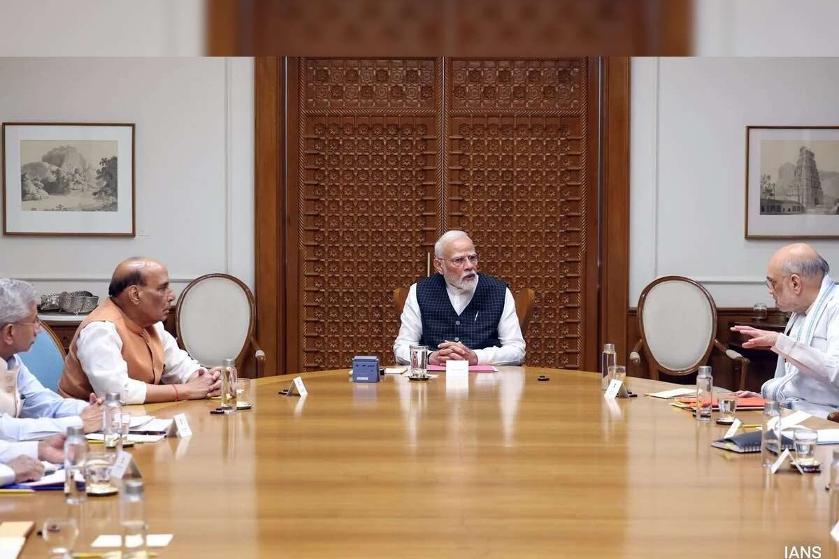 Live: ईरान पर अमेरिकी-इजरायली हमले के बीच पीएम मोदी ने बुलाई CCS की मीटिंग, दांव पर लगे हैं भारत के बड़े हित