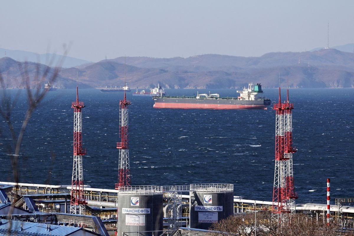 रूसी तेल पर पहले द‍िखाई अकड़, अब होर्मुज पर गर्दन फंसी तो भारत-भारत च‍िल्‍लाने लगी दुन‍िया