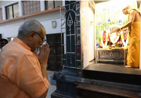 उपराष्ट्रपति ने कोलंबो में की पूजा-अर्चना, भारत-श्रीलंका संबंधों की नई मजबूती के ल‍िए 8 अहम समझौतों पर मुहर