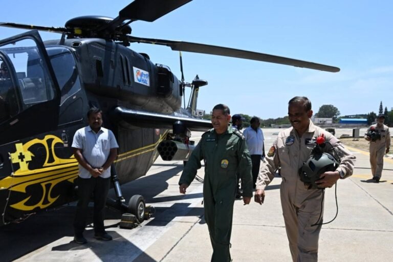 मिया मुनीर दलाली में उलझे, अपने आर्मी चीफ ने ले लिया ‘प्रचंड’ अवतार, देखकर ही कांप उठेगा पाकिस्‍तान!