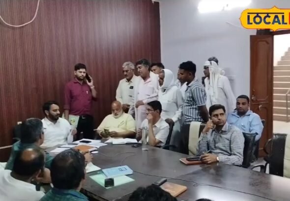 शादी से पहले दूल्हा पहुंचा SDM ऑफिस… गैस सिलेंडर नहीं मिला तो प्रशासन से लगाई गुहार, मामला बना चर्चा का केंद्र