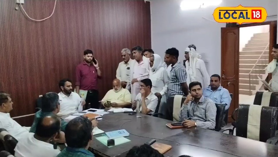 शादी से पहले दूल्हा पहुंचा SDM ऑफिस… गैस सिलेंडर नहीं मिला तो प्रशासन से लगाई गुहार, मामला बना चर्चा का केंद्र