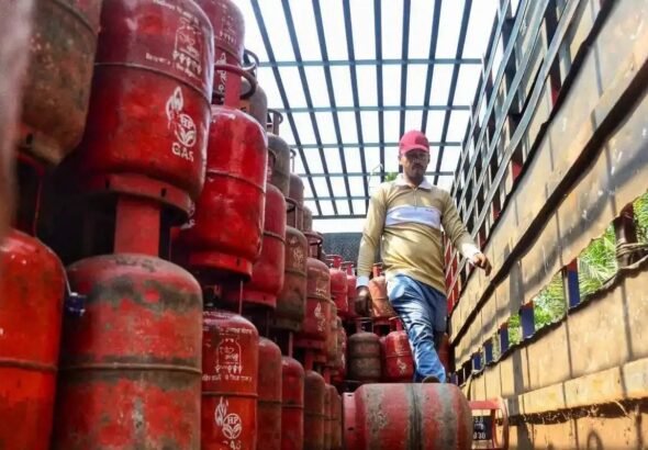 होर्मुज से ईरान ने हटाया पहरा, तो क्‍या अब भारत में खत्‍म हो जाएगी LPG गैस सिलेंडर की किल्लत?