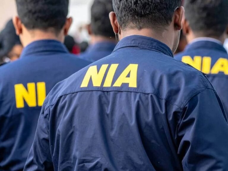 शहीदों के गुनहगार पर चला कानून का हथौड़ा, CRPF कैंप हमले के आरोपी की जमीन-मकान जब्त, 5 जवानों की गई थी जान