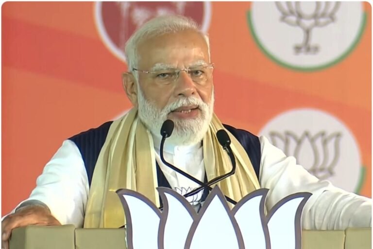 एलडीएफ और यूडीएफ की लड़ाई 'WWF फाइट' जैसी, कांग्रेस से जुड़े हैं मंदिर लूट के तार, केरल में PM मोदी की हुंकार