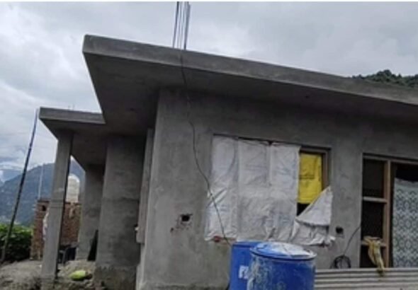 सीधे बैंक खाते में आ रहा पैसा, AI और जियो टैगिंग से रुका फर्जीवाड़ा, कैसे PM आवास योजना से बदली गांवों की सूरत?