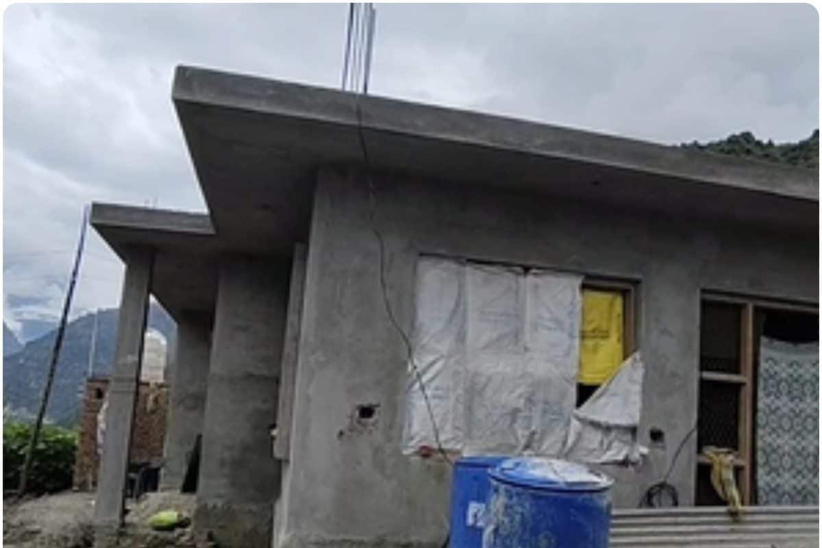 सीधे बैंक खाते में आ रहा पैसा, AI और जियो टैगिंग से रुका फर्जीवाड़ा, कैसे PM आवास योजना से बदली गांवों की सूरत?