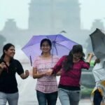 70KM की रफ्तार से महातूफान, अगले 72 घंटे भारी, UP-बिहार सहित 11 राज्यों में आंधी-बारिश का तांडव, IMD का अलर्ट
