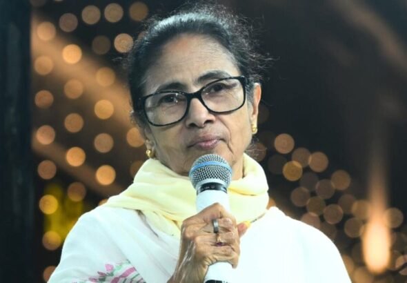 बंगाल में भी महाराष्ट्र वाला खेला! TMC विधायकों की सीक्रेट मीटिंग ने बढ़ाई टेंशन, ममता का भी होगा उद्धव-शरद जैसा हाल?