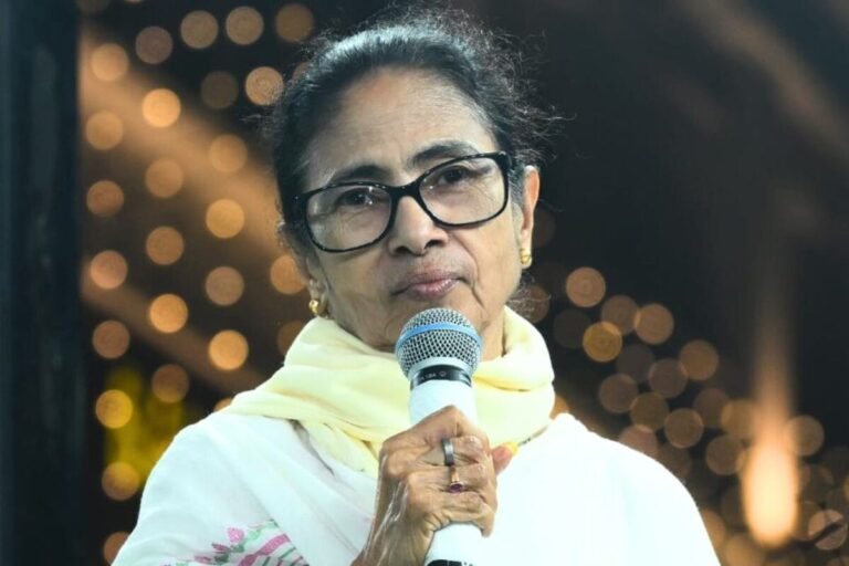 बंगाल में भी महाराष्ट्र वाला खेला! TMC विधायकों की सीक्रेट मीटिंग ने बढ़ाई टेंशन, ममता का भी होगा उद्धव-शरद जैसा हाल?