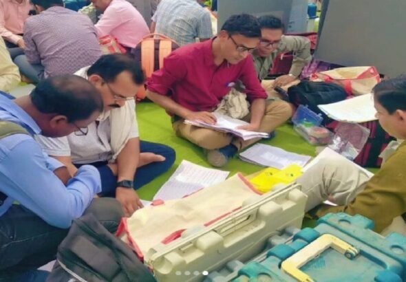 Chhattisgarh Election Live: छत्तीसगढ़ में वोटिंग शुरू, 107 पंच, 34 सरपंच, 10 जनपद सदस्य और 71 पार्षद पदों पर मुकाबला